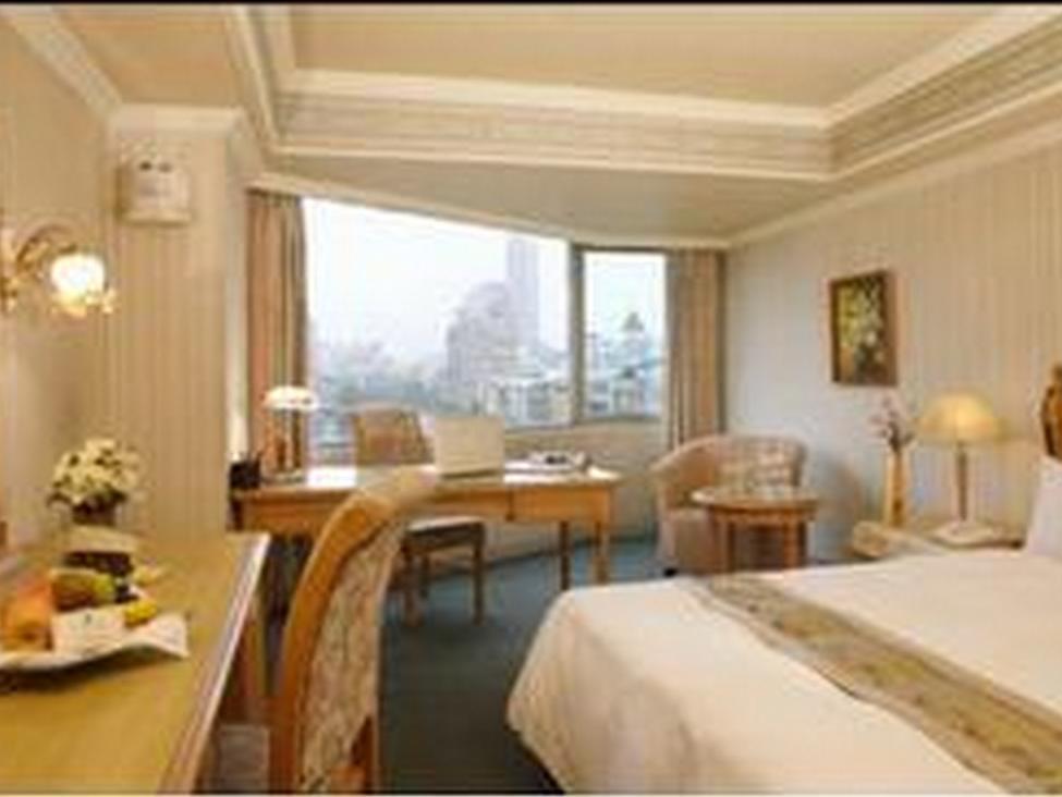 Hamilton Hotel Тайджун Екстериор снимка